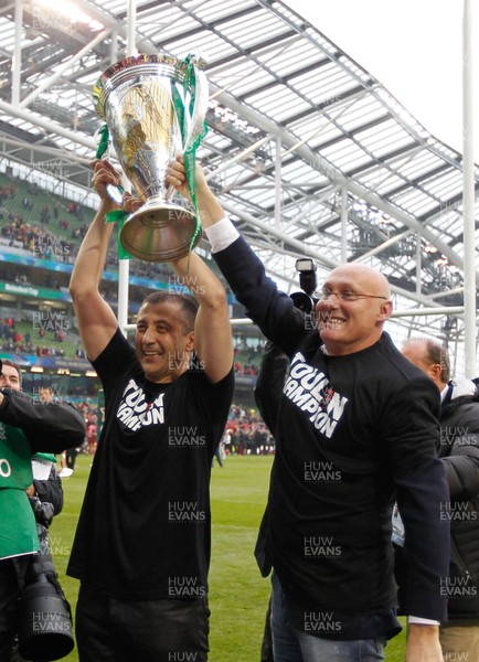 180513 - ASM Clermont Auvergne v Toulon - Heineken Cup Final - Toulon coach Bernard Laporte celebrates with the Heineken Cup Trophy 