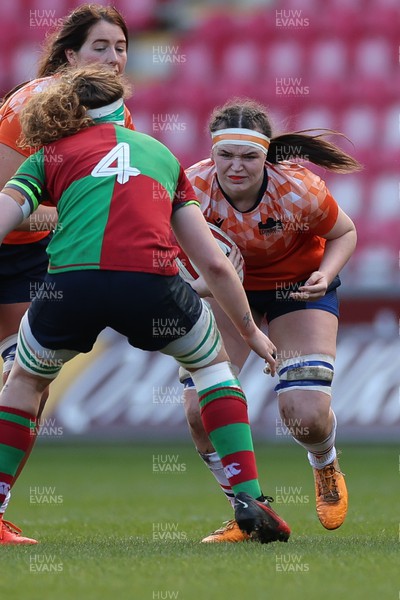 030324 - Clovers v Edinburgh Rugby, Celtic Challenge - Natasha Logan of Edinburgh takes on Ruth Campbell of Clovers
