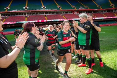 180426 - Clwb Rygbi Cymry Caerdydd v Seven Sisters - WRU Women's National Plate - Teams applaud each other off the pitch