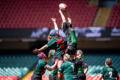 180426 - Clwb Rygbi Cymry Caerdydd v Seven Sisters - WRU Women's National Plate - Laura Satterly of Clwb Rygbi Cymry Caerdydd competes for lineout ball
