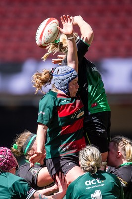 180426 - Clwb Rygbi Cymry Caerdydd v Seven Sisters - WRU Women's National Plate - Laura Satterly of Clwb Rygbi Cymry Caerdydd competes for lineout ball