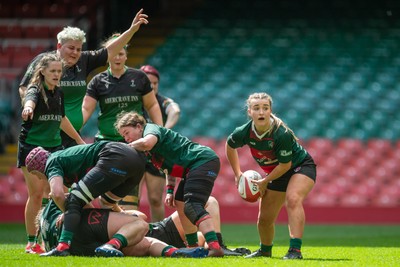 180426 - Clwb Rygbi Cymry Caerdydd v Seven Sisters - WRU Women's National Plate - Beth Evans of Clwb Rygbi Cymry Caerdydd