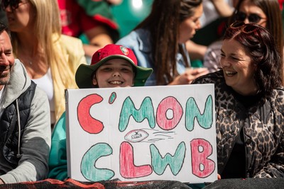 180426 - Clwb Rygbi Cymry Caerdydd v Seven Sisters - WRU Women's National Plate - CRCC fans