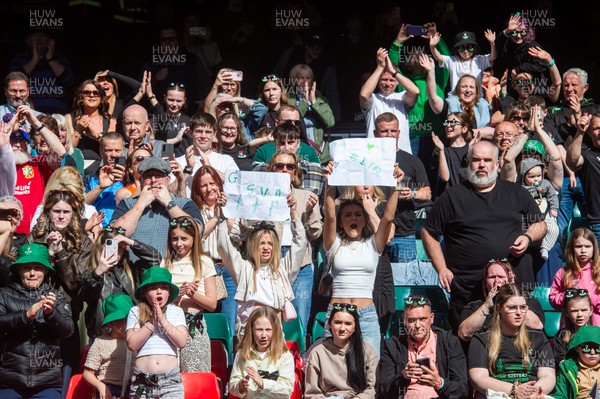 180426 - Clwb Rygbi Cymry Caerdydd v Seven Sisters - WRU Women's National Plate - Fans