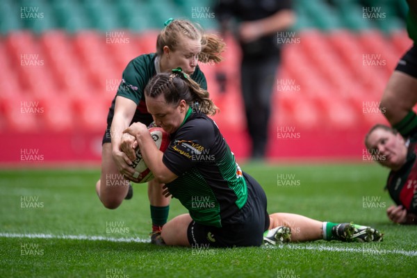 180426 - Clwb Rygbi Cymry Caerdydd v Seven Sisters - WRU Women's National Plate - Melissa Gnojek of Seven Sisters scores try