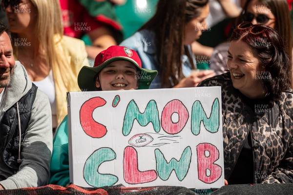 180426 - Clwb Rygbi Cymry Caerdydd v Seven Sisters - WRU Women's National Plate - CRCC fans