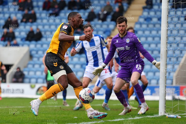 010423 - Colchester United v Newport County - Sky Bet League 2 - Omar Bogle of Newport County miss controls the ball through on goal
