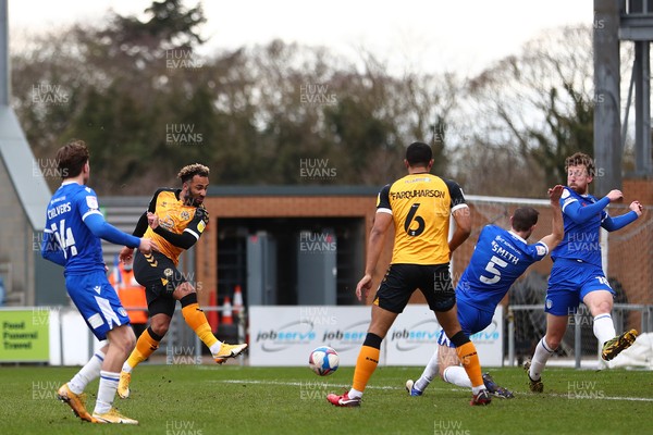 060321 - Colchester United v Newport County - Sky Bet League 2 - Nicky Maynard of Newport County shoots at goal