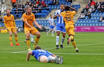 081016 - Colchester United vs Newport County  - SkyBet EFL League 2 -Jon Parkin screams at Jordan Green after his near miss