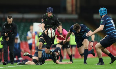 101225 - Coleg Cymoedd v Ysgol Gyfun Gymraeg Glantaf, Welsh Schools and Colleges Boys U18 Final - Lincoln Hall of Coleg y Cymoedd breaks away to set up try