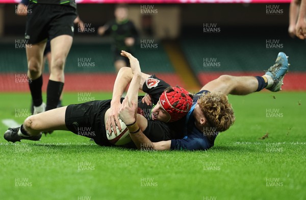 101225 - Coleg Cymoedd v Ysgol Gyfun Gymraeg Glantaf, Welsh Schools and Colleges Boys U18 Final - Devon Shorney of Coleg y Cymoedd beats Finn Evans of Ysgol Gymraeg Glantaf to score try