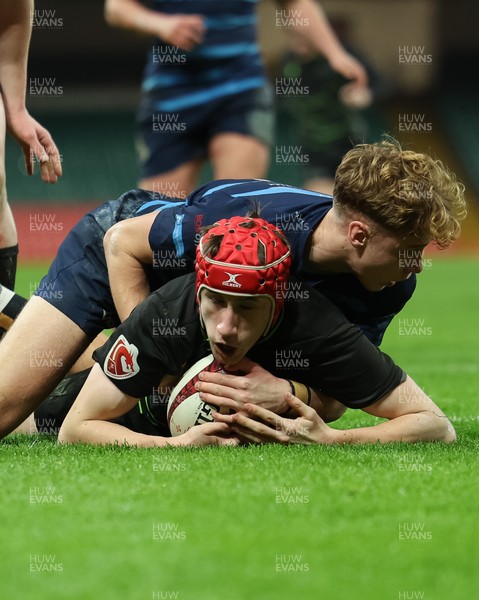 101225 - Coleg Cymoedd v Ysgol Gyfun Gymraeg Glantaf, Welsh Schools and Colleges Boys U18 Final - Devon Shorney of Coleg y Cymoedd beats Finn Evans of Ysgol Gymraeg Glantaf to score try