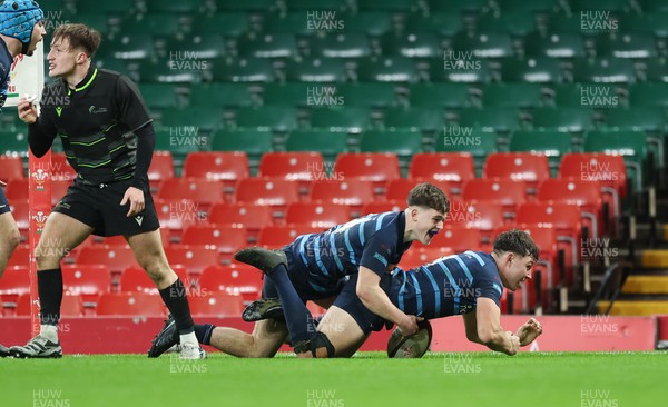 101225 - Coleg Cymoedd v Ysgol Gyfun Gymraeg Glantaf, Welsh Schools and Colleges Boys U18 Final - Mason Daniels of Ysgol Gymraeg Glantaf races in to score the winning try