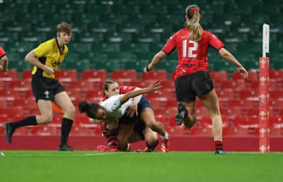 101225 - Coleg Gwent v Llandovery College Welsh Schools and Colleges Girls U18 Final - Zillah Radrodro of Llandovery College scores try