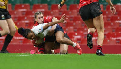 101225 - Coleg Gwent v Llandovery College Welsh Schools and Colleges Girls U18 Final - Zillah Radrodro of Llandovery College scores try