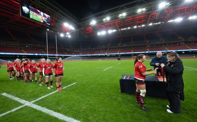 101225 - Coleg Gwent v Llandovery College Welsh Schools and Colleges Girls U18 Final - Wales International Kerin Lake presents the winners medals to Coleg Gwent