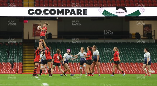 101225 - Coleg Gwent v Llandovery College Welsh Schools and Colleges Girls U18 Final - Coleg Gwent secure a line out