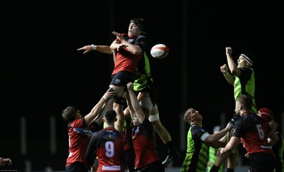 140120 - Coleg y Cymoedd v Coleg Gwent, WRU National Schools and Colleges League Final - Coleg y Cymoedd and Coleg Gwent contest a line out