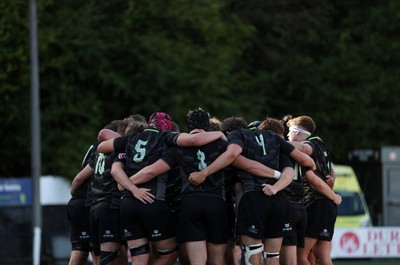 300926 - Coleg y Cymoedd v Whitchurch High School - Welsh Schools and Colleges League - Team huddle