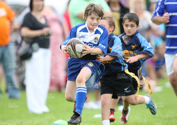 260812 - Colin Hillman 7s, Bridgend - Kenfig Hill u8s v Bridgend Sports u8s tag rugby match