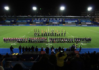 071114 - Combined Services Ladies v Cardiff Blues Ladies - Remembrance Rugby for The British Legion -Players of Combined Services Ladies and Cardiff Blues Ladies pay their respects to the fallen (c) Huw Evans Agency