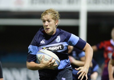 071114 - Combined Services Ladies v Cardiff Blues Ladies - Remembrance Rugby for The British Legion -Gemma Hallett of Cardiff Blues Ladies (c) Huw Evans Agency