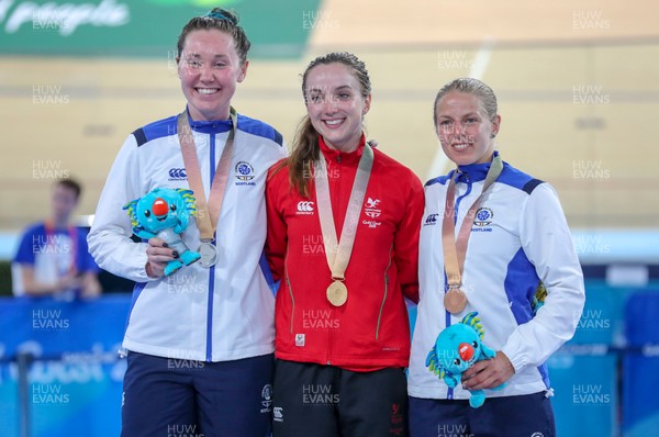 070418 - Gold Coast 2018 Commonwealth Games - Track Cycling - Women's Points Race -  Katie Archibald of Scotland wins silver, Elinor Barker of Wales wins gold and Neah Evans of Scotland wins bronze
