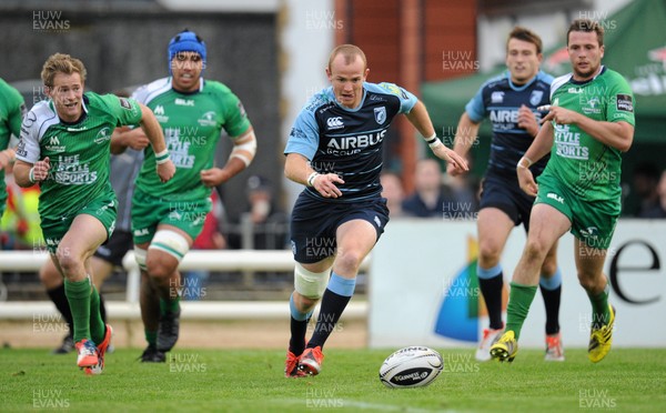 031015 - Connacht v Cardiff Blues - Guinness PRO12 - Dan Fish of Cardiff Blues chases his own kick to collect and score his team's third try