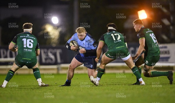 200221 - Connacht v Cardiff Blues - Guinness PRO14 - Kieron Assiratti of Cardiff Blues in action against Connacht players, from left, Shane Delahunt, Denis Buckley and Oisin Dowling