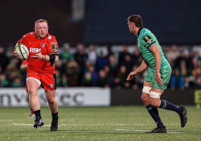 050425 - Connacht v Cardiff Rugby -EPCR Challenge Cup Round of 16 - Keiron Assiratti of Cardiff Rugby in action against Oisín Dowling of Connacht