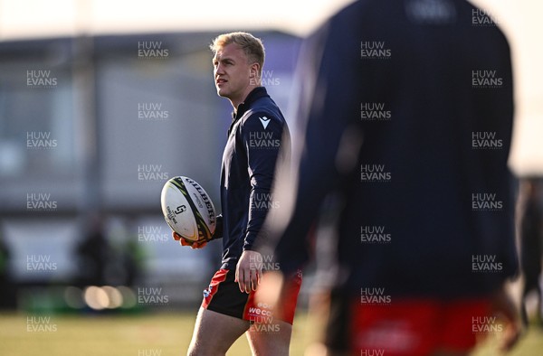 050425 - Connacht v Cardiff Rugby -EPCR Challenge Cup Round of 16 - Johan Mulder of Cardiff Rugby before the match