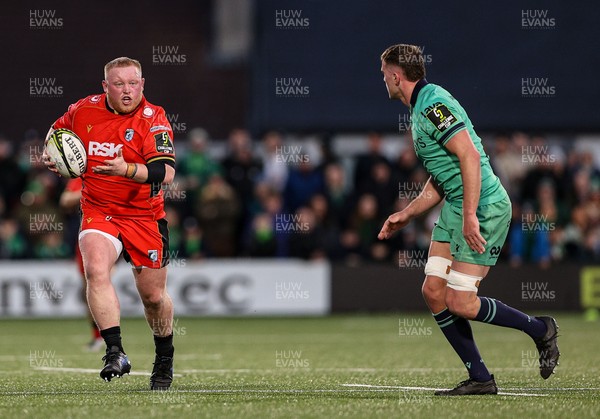 050425 - Connacht v Cardiff Rugby -EPCR Challenge Cup Round of 16 - Keiron Assiratti of Cardiff Rugby in action against Oisín Dowling of Connacht