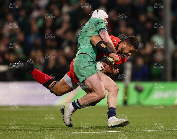 050425 - Connacht v Cardiff Rugby - EPCR Challenge Cup Round of 16 - Taulupe Faletau of Cardiff Rugby in action against Mack Hansen of Connacht