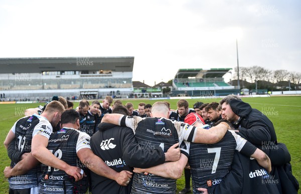 020319 - Connacht v Ospreys - Guinness PRO14 -  Ospreys players huddle following their defeat