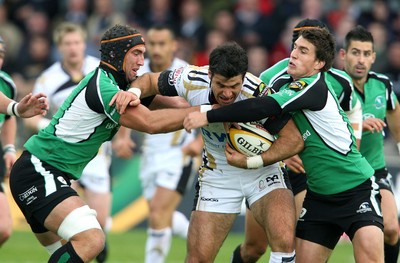 Magners League, Sportsground, Galway 4/9/2009 Connacht vs Ospreys Connacht's John Muldoon and Ian Keatley tackle Mike Philips of Ospreys 