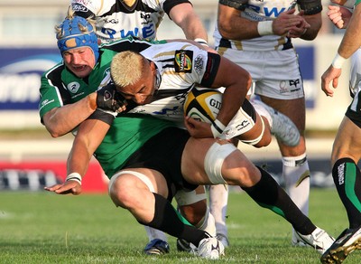 Magners League, Sportsground, Galway 4/9/2009 Connacht vs Ospreys Connacht's Mike McComish and Jerry Collins of Ospreys 