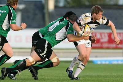 Magners League, Sportsground, Galway 4/9/2009 Connacht vs Ospreys Nikki Walker of Ospreys under pressure from the Connacht defence 