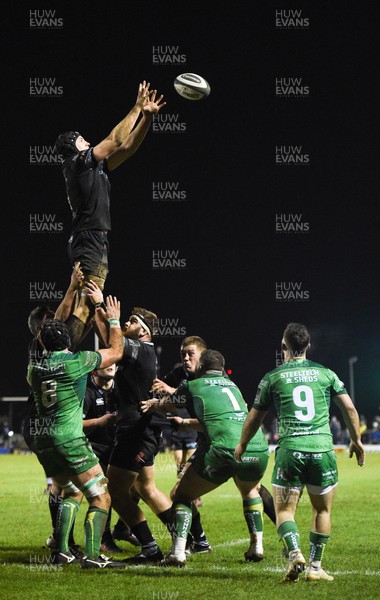 090218 - Connacht v Ospreys - Guinness PRO14 -  James King of Ospreys takes the ball in the line out 