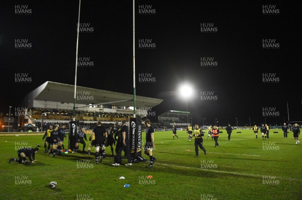 090218 - Connacht v Ospreys - Guinness PRO14 -  Ospreys players warm up before the match