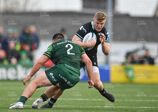 211023 - Connacht v Ospreys - United Rugby Championship - Keiran Williams of Ospreys in action against Dylan Tierney-Martin of Connacht