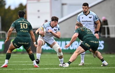 280326 - Connacht Rugby v Ospreys, United Rugby Championship - Morgan Morse of Ospreys takes on Finlay Bealham of Connacht