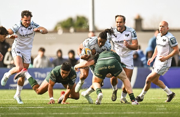280326 - Connacht Rugby v Ospreys, United Rugby Championship - Dan Kasende of Ospreys takes on Shane Jennings of Connacht