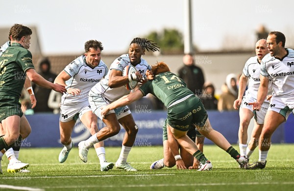 280326 - Connacht Rugby v Ospreys, United Rugby Championship - Dan Kasende of Ospreys takes on Shane Jennings of Connacht
