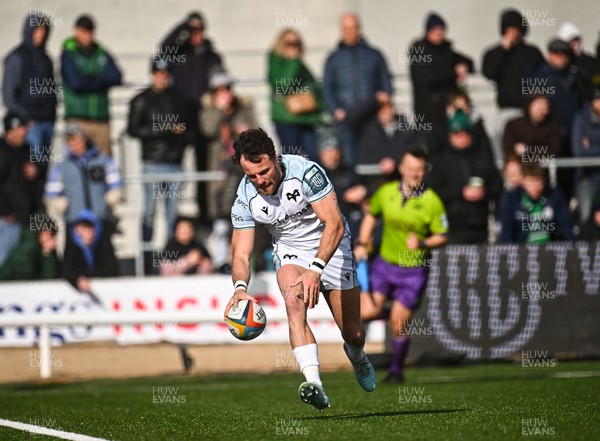 280326 - Connacht Rugby v Ospreys, United Rugby Championship - Luke Morgan of Ospreys races in to score their second try