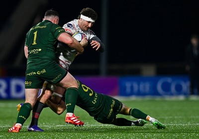 130326 - Connacht v Scarlets - United Rugby Championship - Fletcher Anderson of Scarlets in action against Colm Reilly, right, and Peter Dooley of Connacht