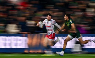 130326 - Connacht v Scarlets - United Rugby Championship - Joe Roberts of Scarlets on his way to scoring his side's first try