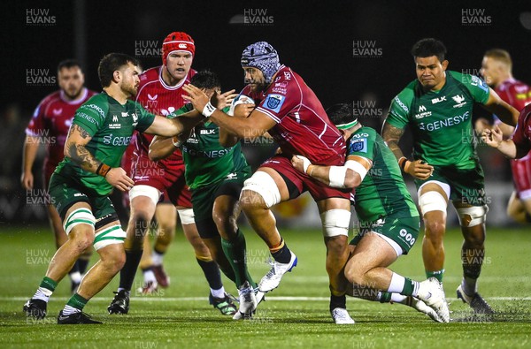 211022 - Connacht v Scarlets - BKT United Rugby Championship - Sione Kalamafoni of Scarlets is tackled by Paul Boyle of Connacht