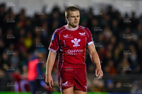 211022 - Connacht v Scarlets - BKT United Rugby Championship - Dan Thomas of Scarlets leaves the pitch after being shown a yellow card