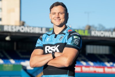 201125 - Cornel Smit signs for Cardiff Rugby