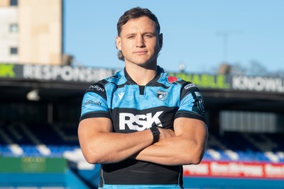 201125 - Cornel Smit signs for Cardiff Rugby